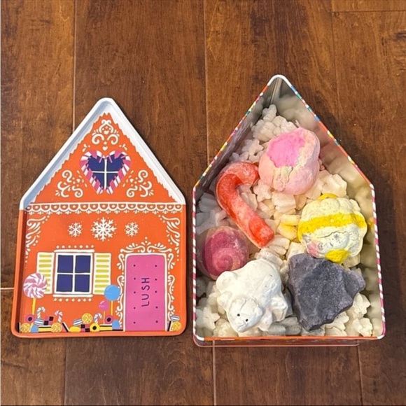 Lush Gingerbread House Collectible Tin with Bath Bombs & Bubble Bars